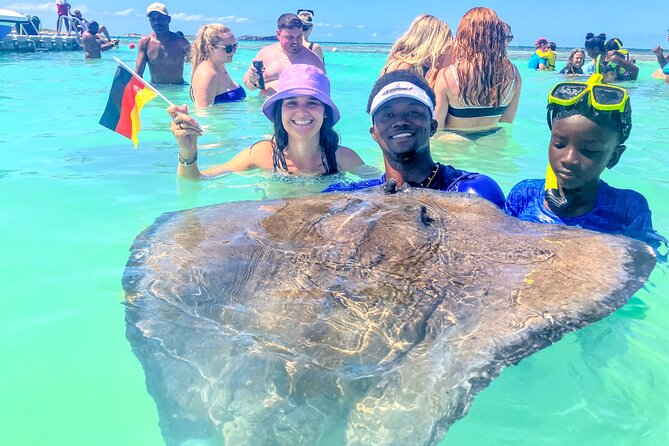 3-Hours Eye-Opening Stingray City Antigua - Transfer R/T included - Drinks, Snorkeling Gear, and What to Pack
