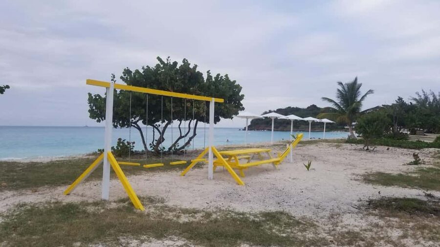 All-in-one day at Ffryes Beach with Swimming and Lunch Tour - What the $65 price really covers
