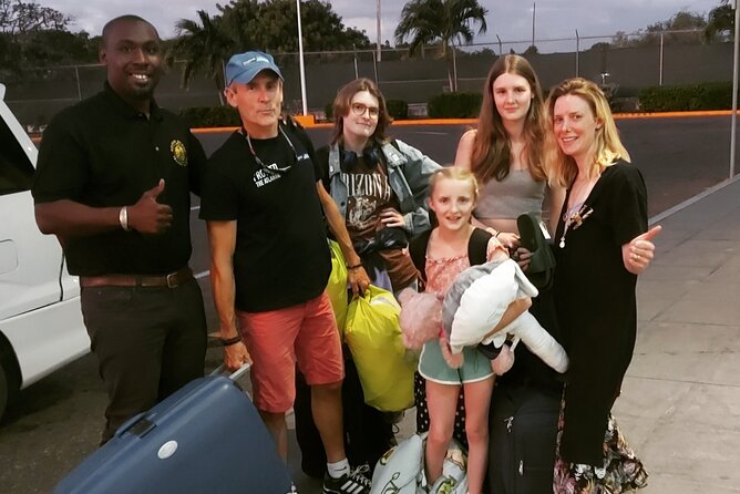 Private Airport Transfers to Antigua and Barbuda - The human touch: flight checks and named drivers